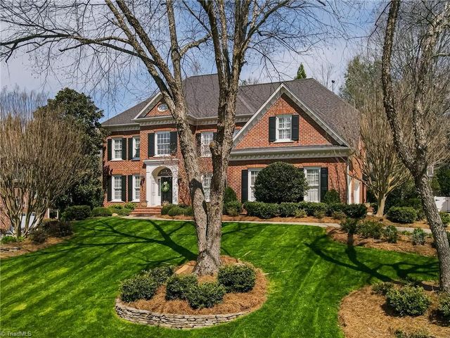 220 Fox Lake Court, Winston-salem, NC 27106