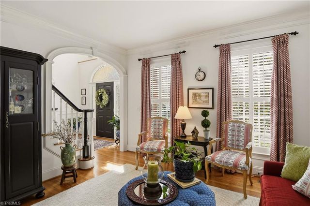 220 Fox Lake Court, Winston-salem, NC 27106