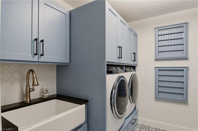 220 Fox Lake Court, Winston-salem, NC 27106