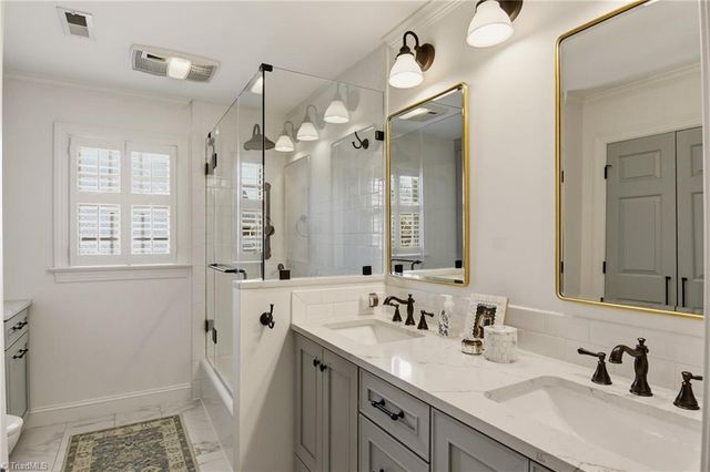 220 Fox Lake Court, Winston-salem, NC 27106