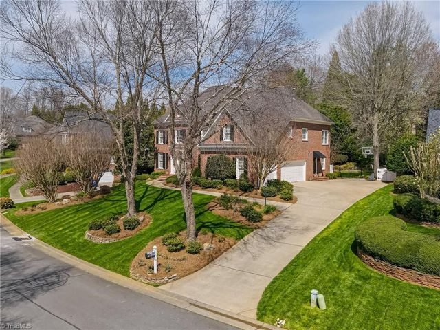 220 Fox Lake Court, Winston-salem, NC 27106