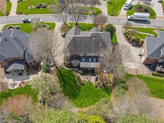 220 Fox Lake Court, Winston-salem, NC 27106