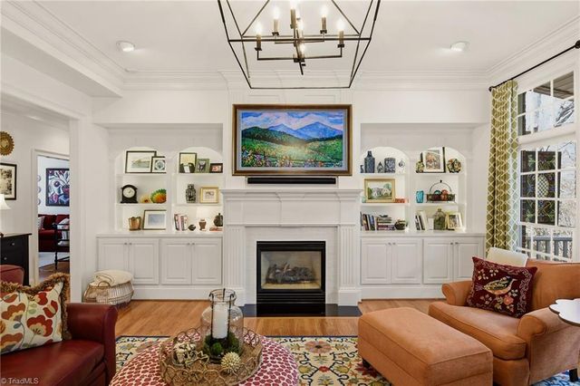 220 Fox Lake Court, Winston-salem, NC 27106