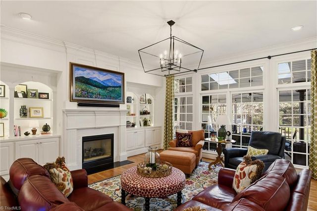 220 Fox Lake Court, Winston-salem, NC 27106