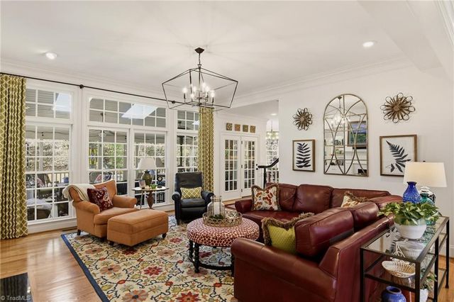 220 Fox Lake Court, Winston-salem, NC 27106