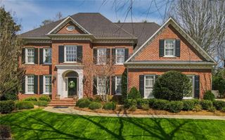220 Fox Lake Court, Winston-salem, NC 27106