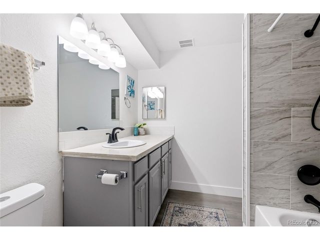 7455 E Quincy Ave 204, Denver, CO 80237