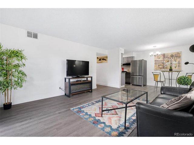 7455 E Quincy Ave 204, Denver, CO 80237