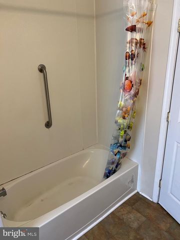 325 AND 327 HOOD STREET, Chambersburg, PA 17201