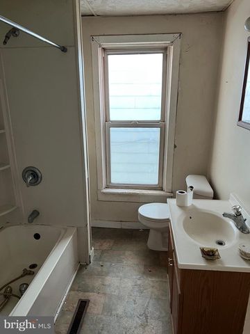 325 AND 327 HOOD STREET, Chambersburg, PA 17201