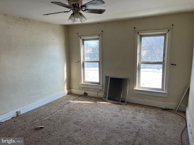 325 AND 327 HOOD STREET, Chambersburg, PA 17201