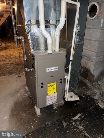 325 AND 327 HOOD STREET, Chambersburg, PA 17201