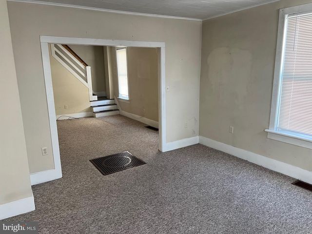 325 AND 327 HOOD STREET, Chambersburg, PA 17201