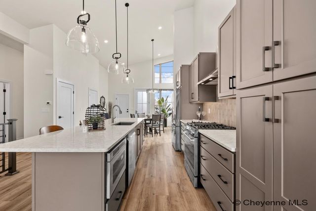 4048 SADDLEBACK LN, Cheyenne, WY 82001