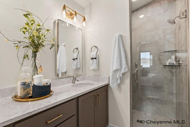 4048 SADDLEBACK LN, Cheyenne, WY 82001