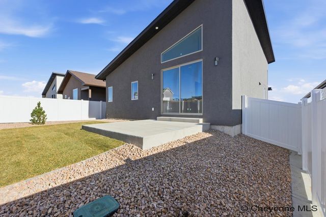 4048 SADDLEBACK LN, Cheyenne, WY 82001