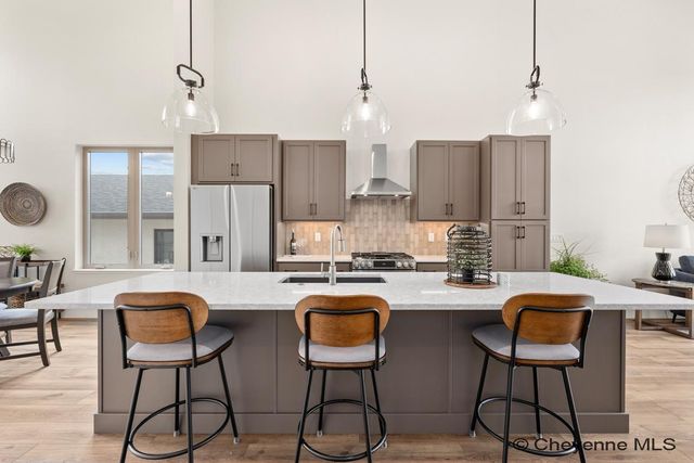 4048 SADDLEBACK LN, Cheyenne, WY 82001