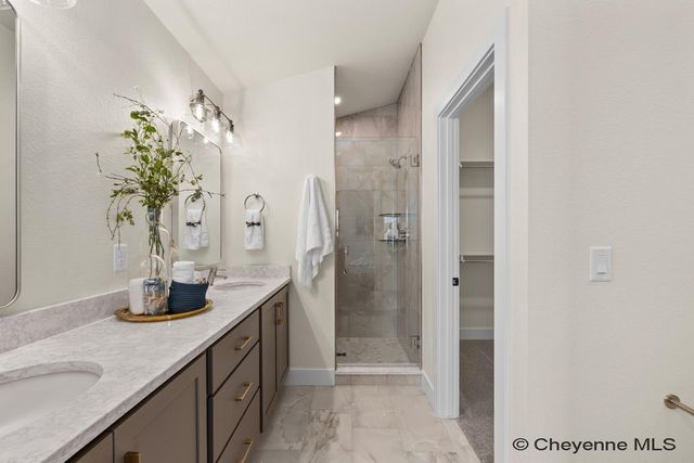 4048 SADDLEBACK LN, Cheyenne, WY 82001