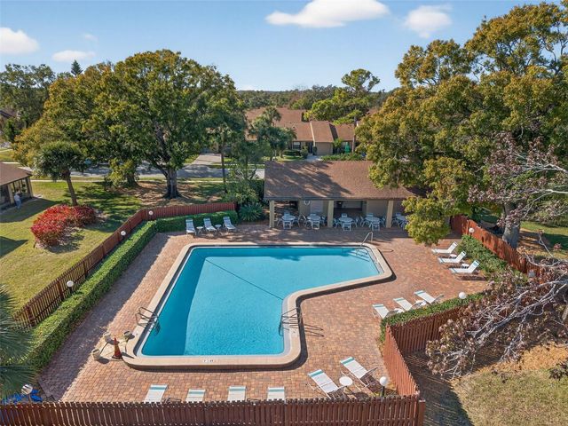 9750 LAKE SEMINOLE DRIVE E, Largo, FL 33773