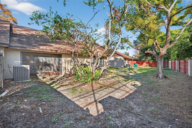 9750 LAKE SEMINOLE DRIVE E, Largo, FL 33773