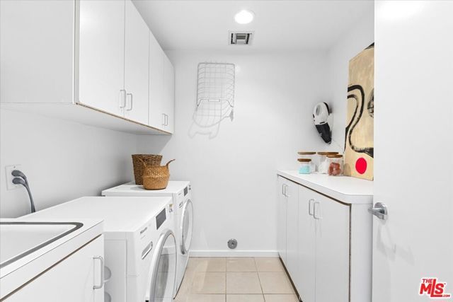 211 S Valley Street, Burbank, CA 91505