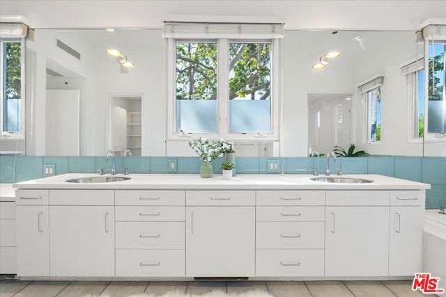 211 S Valley Street, Burbank, CA 91505