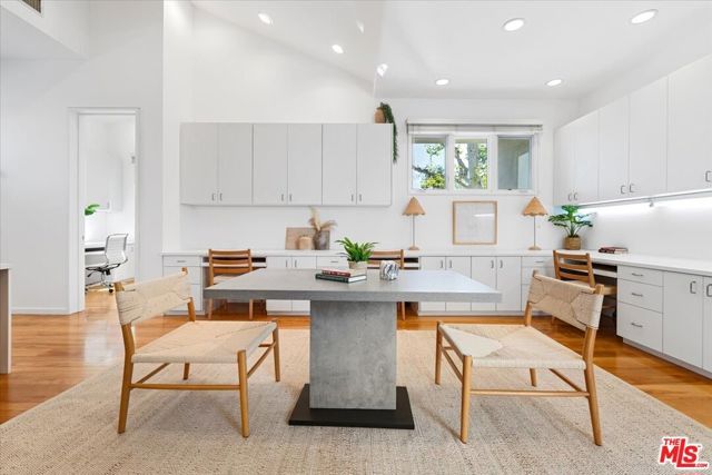 211 S Valley Street, Burbank, CA 91505