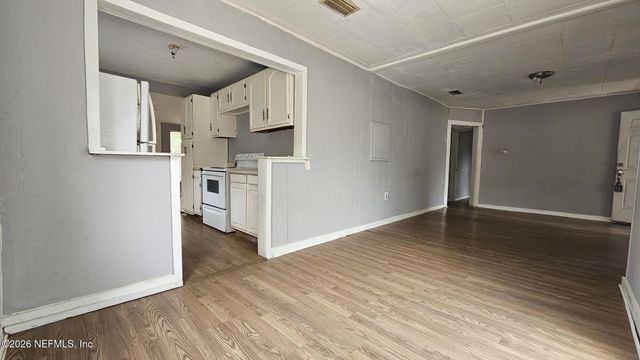 6835 VERMILLION Street, Jacksonville, FL 32208