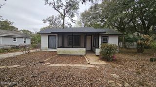 6835 VERMILLION Street, Jacksonville, FL 32208