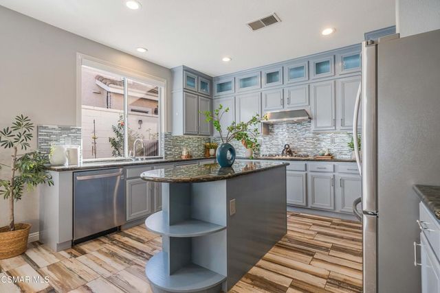 1880 Winterdew Avenue, Simi Valley, CA 93065