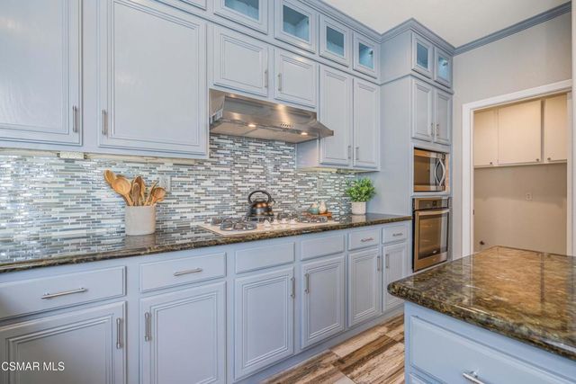 1880 Winterdew Avenue, Simi Valley, CA 93065