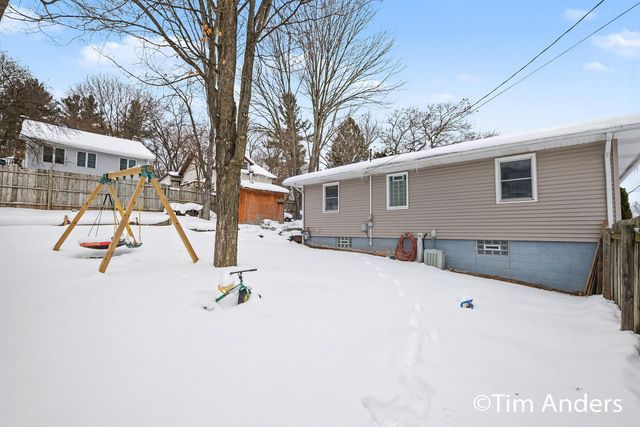 6773 Elmview Avenue Ne, Cannon Twp, MI 49341