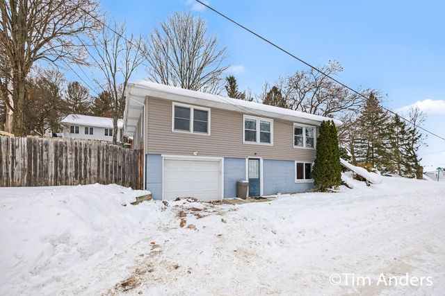 6773 Elmview Avenue Ne, Cannon Twp, MI 49341