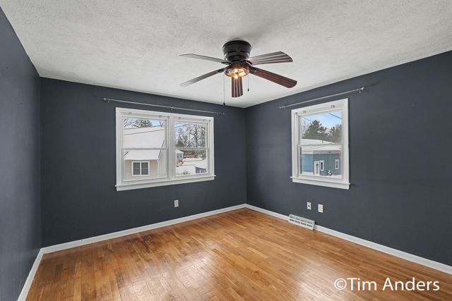 6773 Elmview Avenue Ne, Cannon Twp, MI 49341