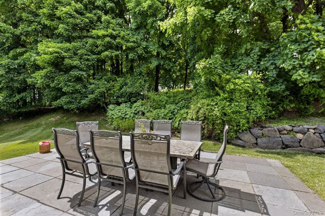 94 Hillcrest Lane, Peekskill, NY 10566