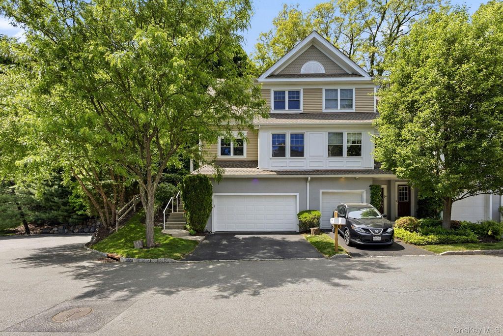 94 Hillcrest Lane, Peekskill, NY 10566