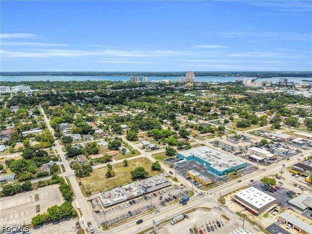 2351 Dora ST, Fort Myers, FL 33901
