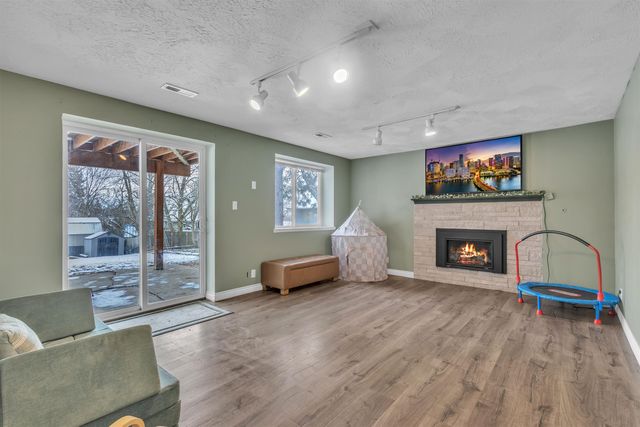 519 Scenic Heights St, Cheney, WA 99004