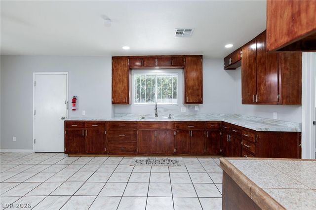 405 North 8th Street, Las Vegas, NV 89101