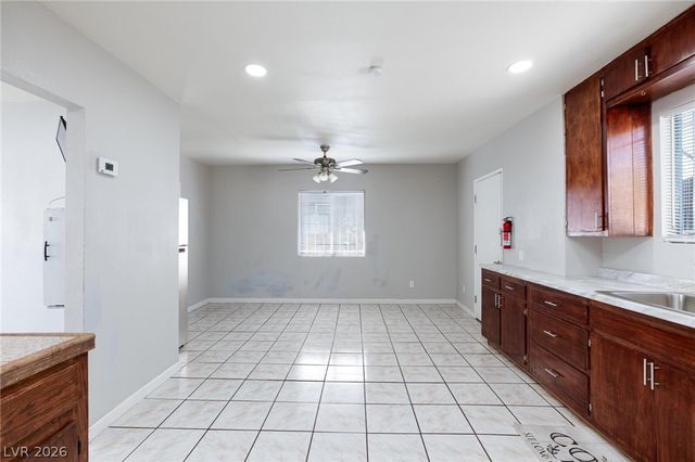 405 North 8th Street, Las Vegas, NV 89101