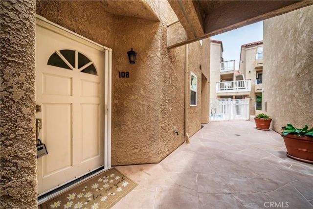 2000 Pacific Coast Hwy 108, Huntington Beach, CA 92648