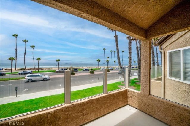 2000 Pacific Coast Hwy 108, Huntington Beach, CA 92648