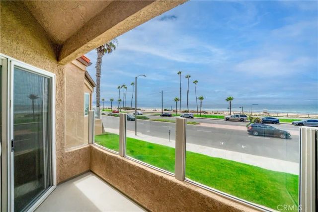 2000 Pacific Coast Hwy 108, Huntington Beach, CA 92648