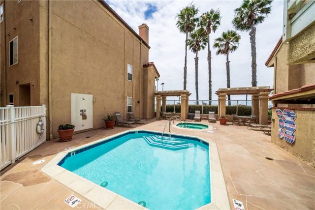 2000 Pacific Coast Hwy 108, Huntington Beach, CA 92648