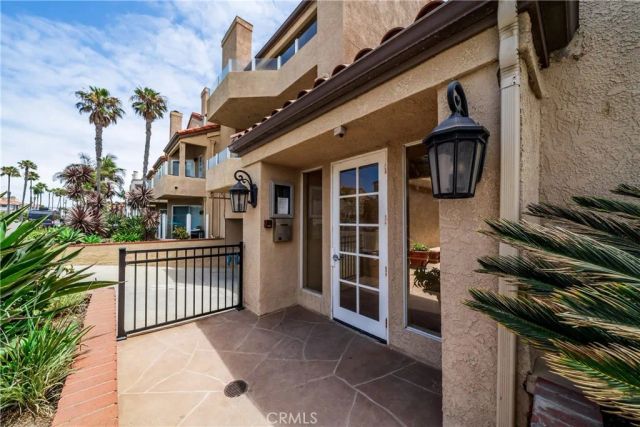 2000 Pacific Coast Hwy 108, Huntington Beach, CA 92648