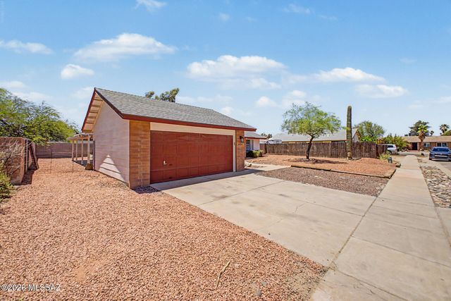 6161 N Tarragon Avenue, Tucson, AZ 85741