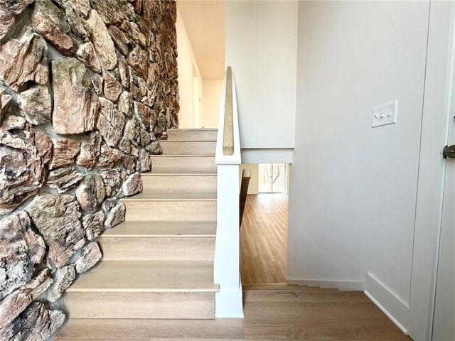 14911 Dutchmans Drive, Rogers, AR 72756