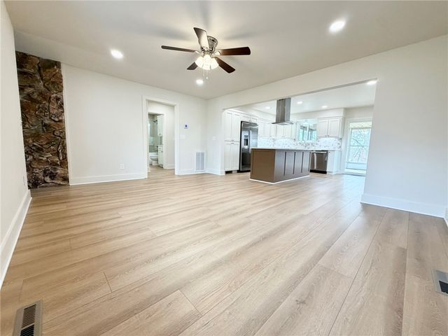 14911 Dutchmans Drive, Rogers, AR 72756