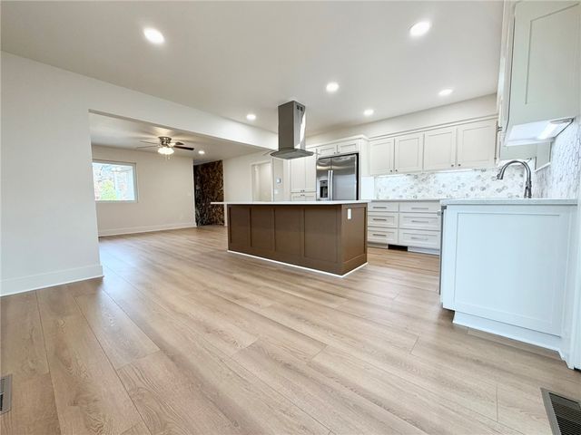 14911 Dutchmans Drive, Rogers, AR 72756