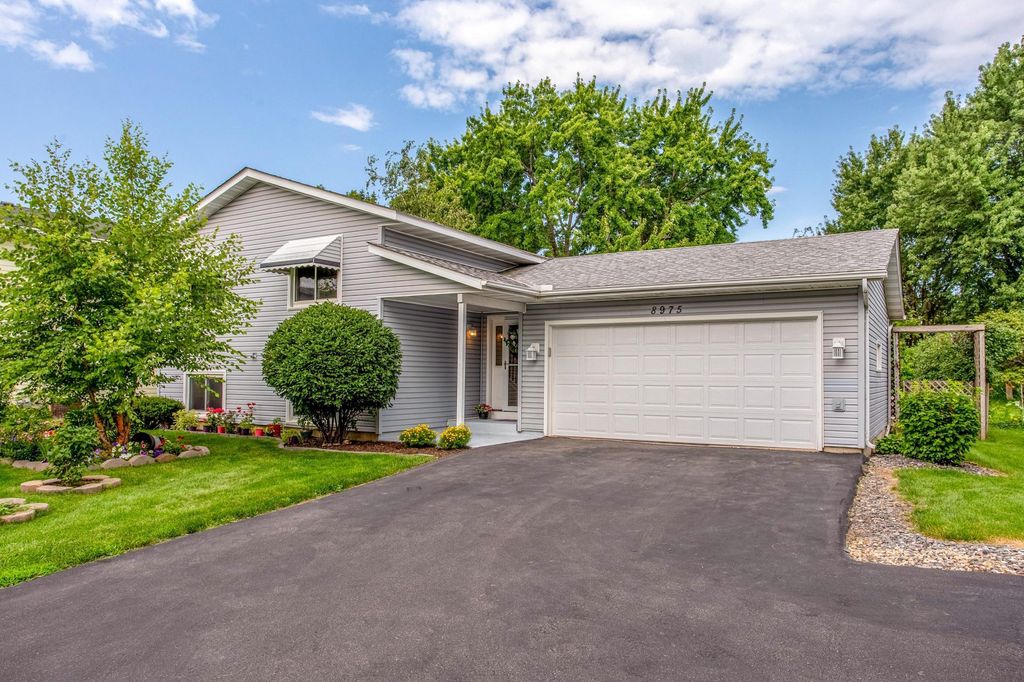 8975 Vinewood Lane N, Maple Grove, MN 55369
